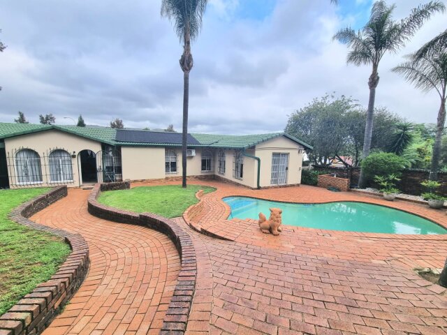 <!--[if BLOCK]><![endif]--> 923  Nestegg Avenue, Wilgeheuwel,  Roodepoort <!--[if ENDBLOCK]><![endif]-->